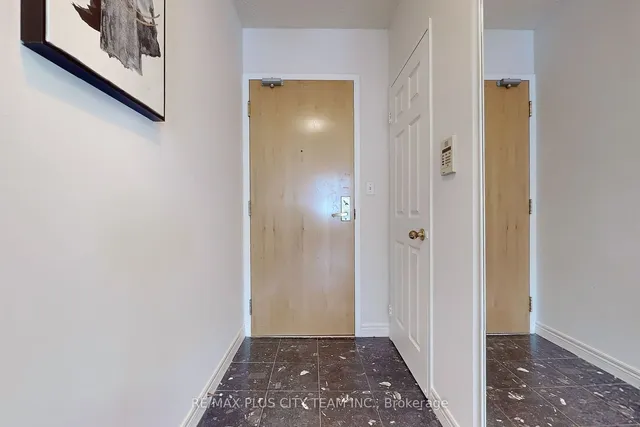 Additional image 32 of 43 Eglinton Ave Unit 205