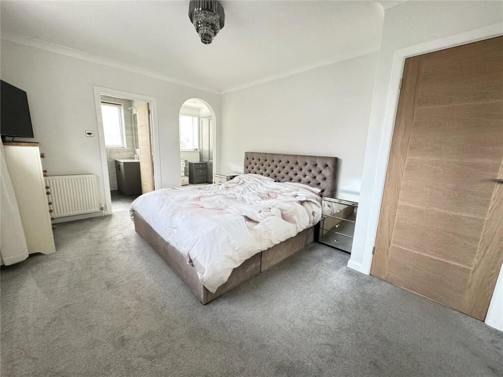 Additional image 6 of Chestnut Avenue, Barton On Sea, Hampshire, BH25