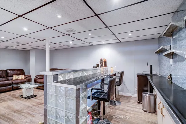 Additional image 29 of 102 Richwood Cres