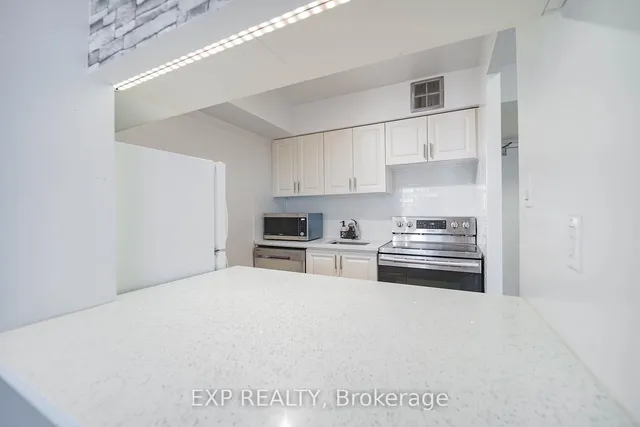 Additional image 16 of 633 Bay St Unit 2322