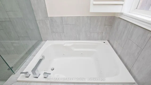 Additional image 26 of 40 John Carroll Dr