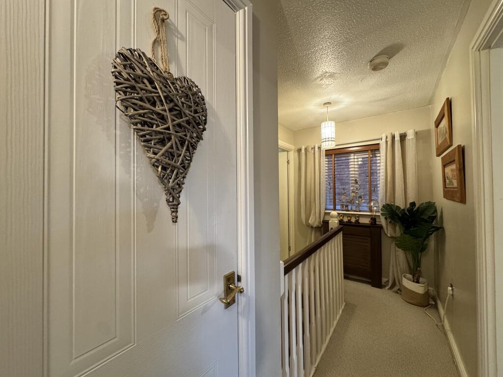 Additional image 12 of Golygfa'R Eglwys, Pontypridd