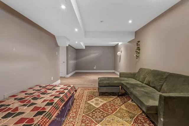 Additional image 36 of 674 Irving Terr