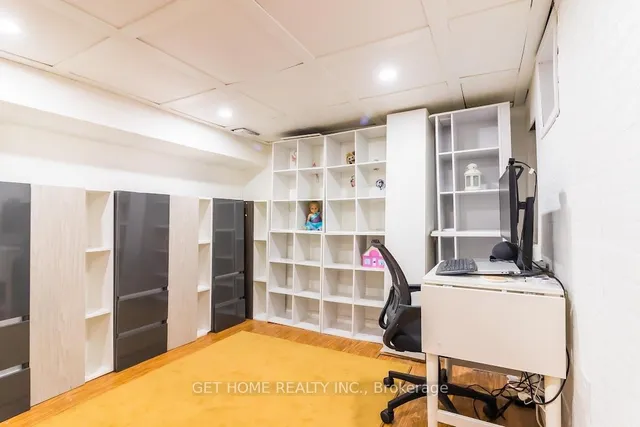 Additional image 27 of 148 Barrington Ave