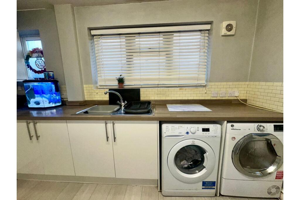 Additional image 7 of The Grove, Studley, B80