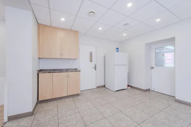 Additional image 6 of 19 Schneider Ave