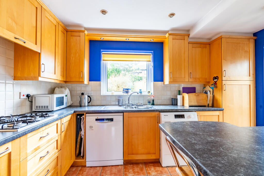 Additional image 9 of Carisbrooke Road, Harpenden, Hertfordshire, AL5