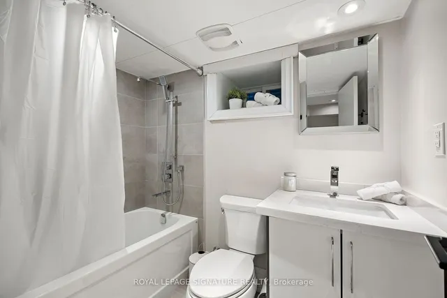 Additional image 27 of 1646 Dupont St