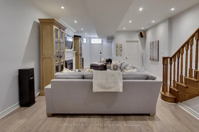 Additional image 34 of 57 Helena Ave