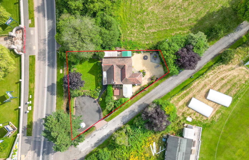 Primary image of Bromsgrove Road, Hunnington, Halesowen, B62 0JW
