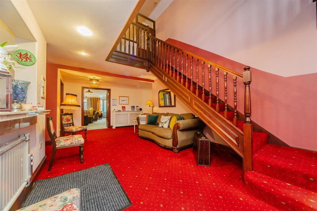 Additional image 3 of Rhoose