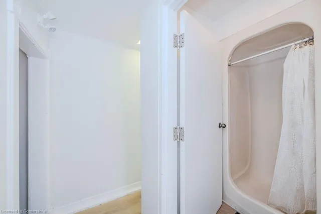 Additional image 18 of 19 Schneider Ave