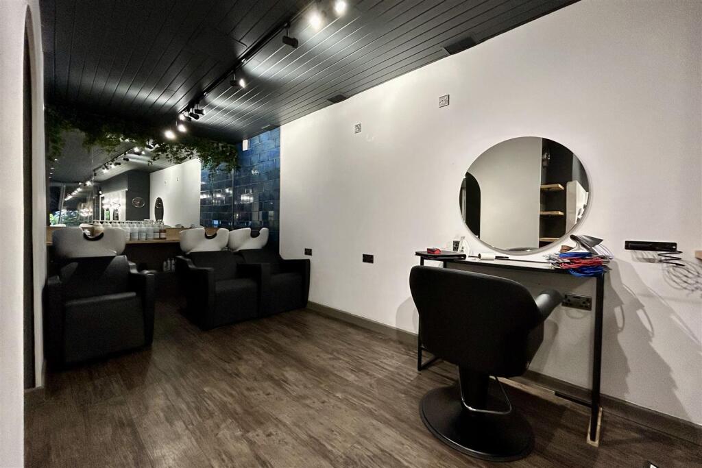 Additional image 5 of Prime Retail/Salon Space in Clevedon’s Victorian Hill Road