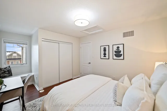 Additional image 27 of 94 Suitor Crt