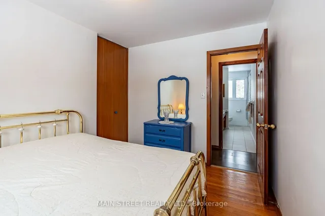 Additional image 19 of 92 Queenston Cres