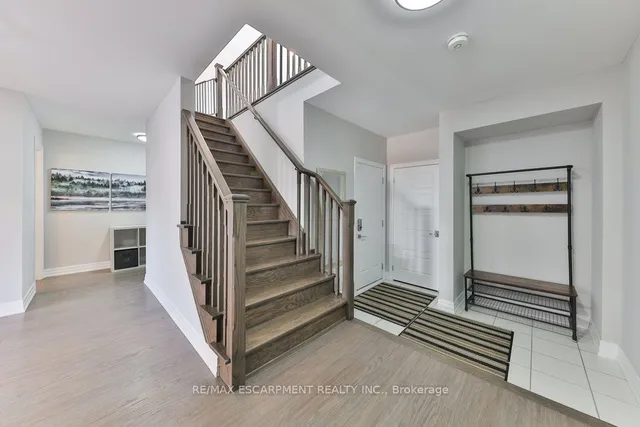 Additional image 33 of 2 Vaudeville Dr