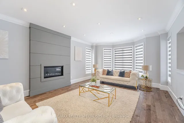 Additional image 12 of 16 Eiffel Blvd