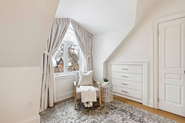 Additional image 22 of 161 Macpherson Ave