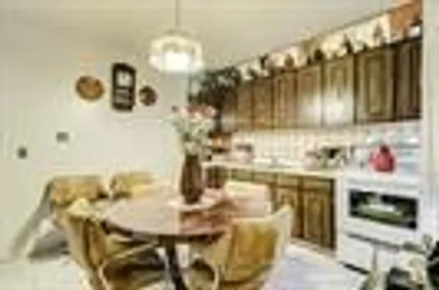 Additional image 7 of 27 Gillespie Ave