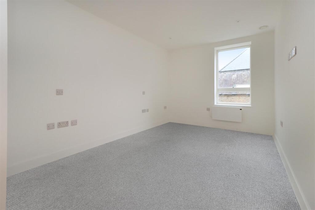 Additional image 11 of Modern luxury in a prestigious coastal location