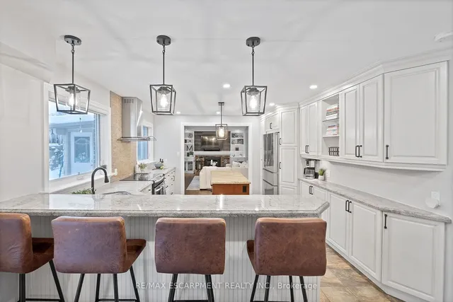 Additional image 10 of 344 Camelot Crt