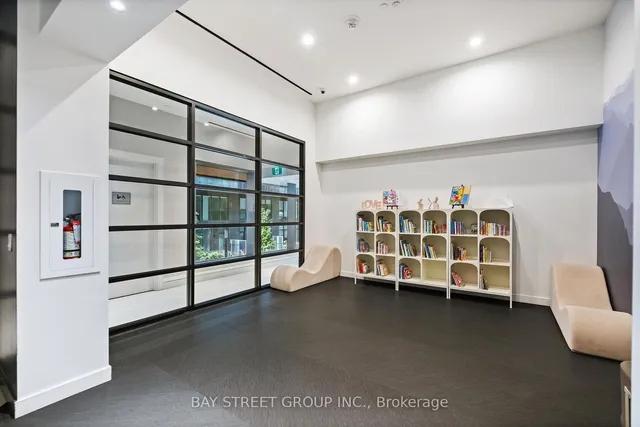 Additional image 37 of 39 Roehampton Ave Unit 2304