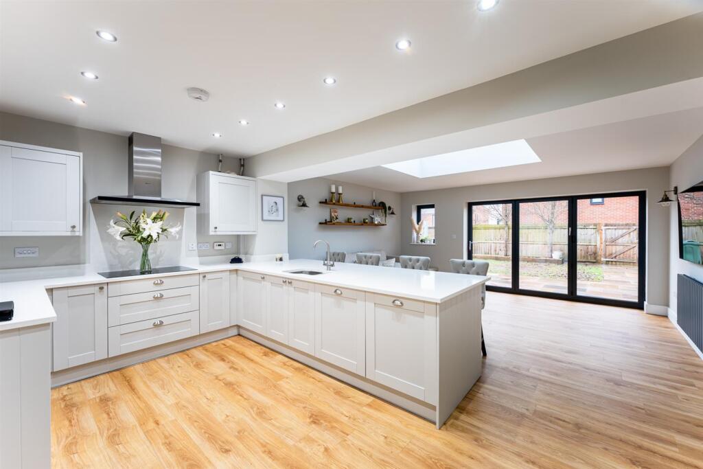 Additional image 26 of Hannah Drive, Locking Parklands - LARGE EXTENSION