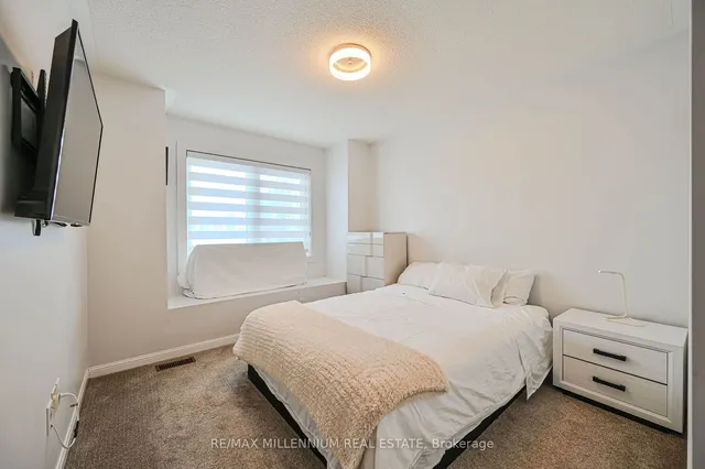 Additional image 30 of 27 Vista Green Cres