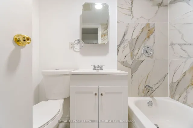 Additional image 18 of 144 ABELL Dr