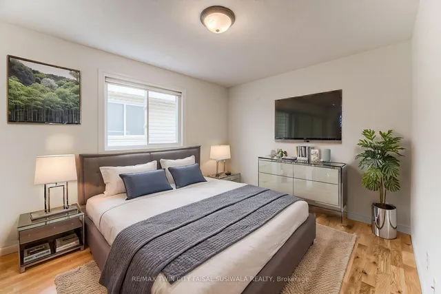 Additional image 15 of 94 Sophia Cres