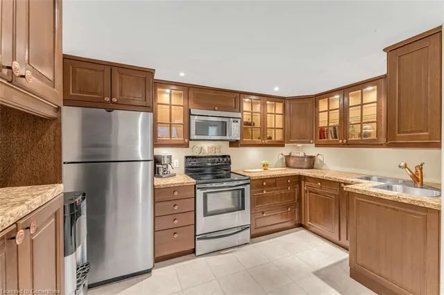 Additional image 23 of 483 Walnut Cres