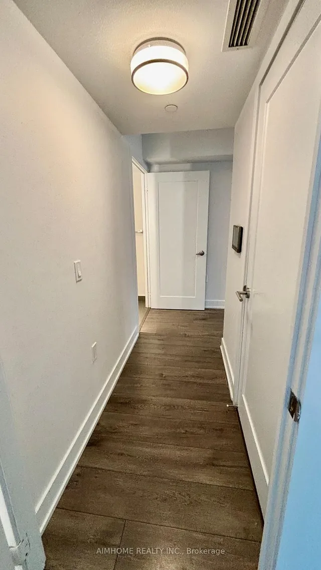 Additional image 11 of 585 Bloor St Unit 1722