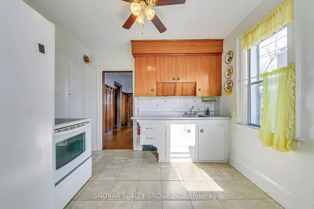 Additional image 8 of 82 Superior Ave