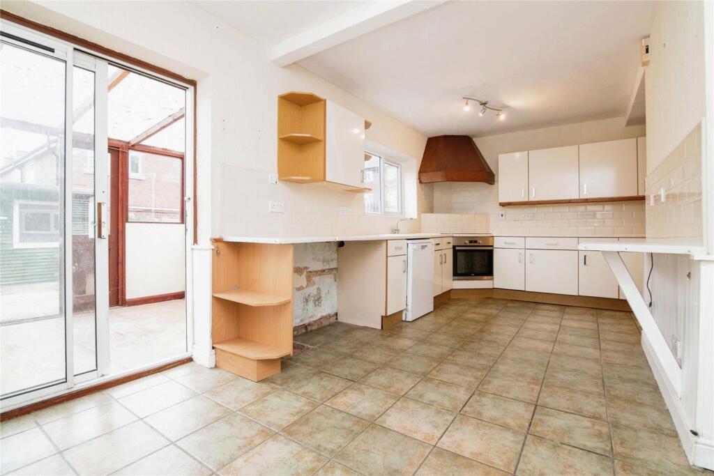 Additional image 19 of Foxlydiate Crescent, Redditch, Worcestershire, B97