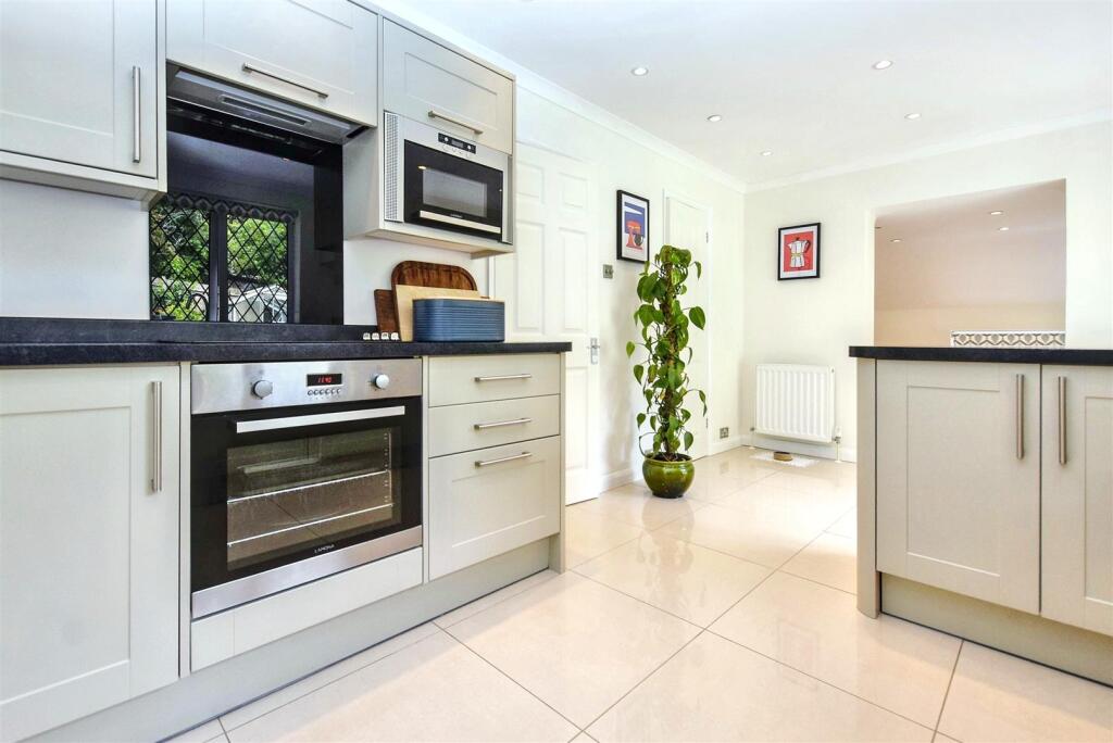 Additional image 22 of Elevated position with the Swiss Valley