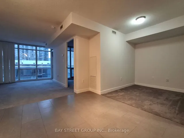 Additional image 4 of 15 Fort York Blvd Unit 1007