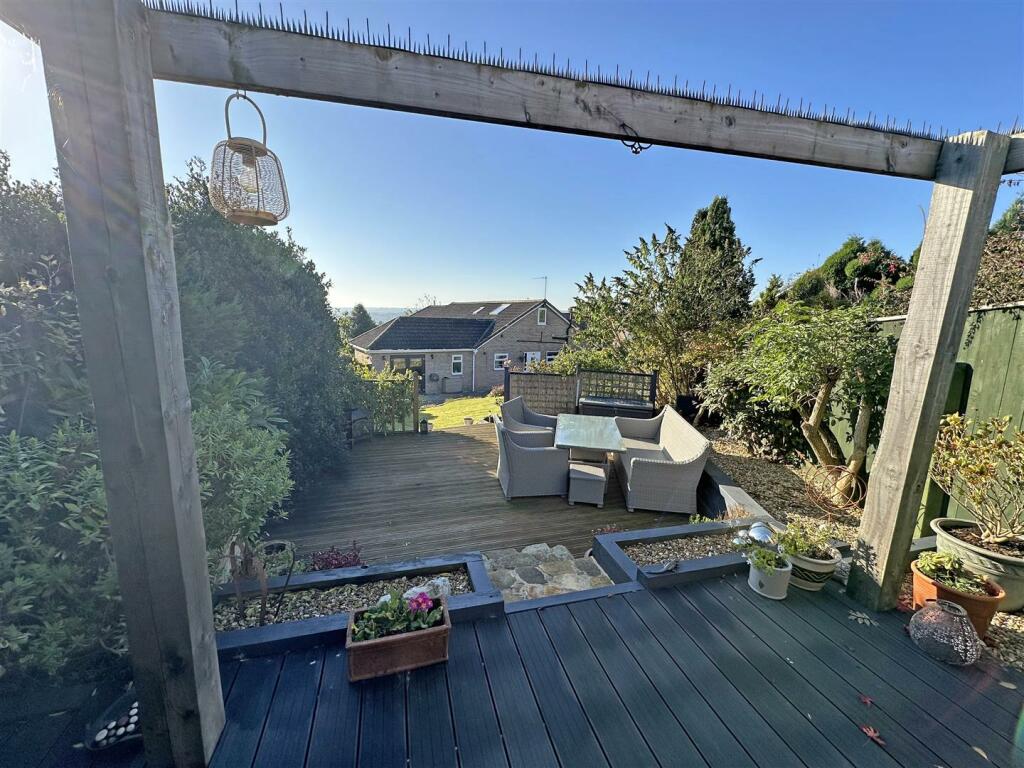 Additional image 34 of Ronaldshay Close, Richmond