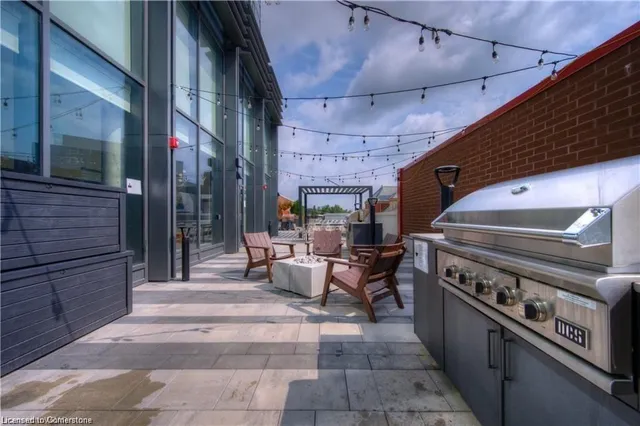 Additional image 34 of 15 Wellington St Unit 2405