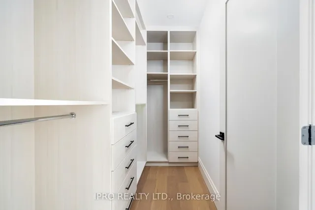 Additional image 32 of 1384 Pape Ave