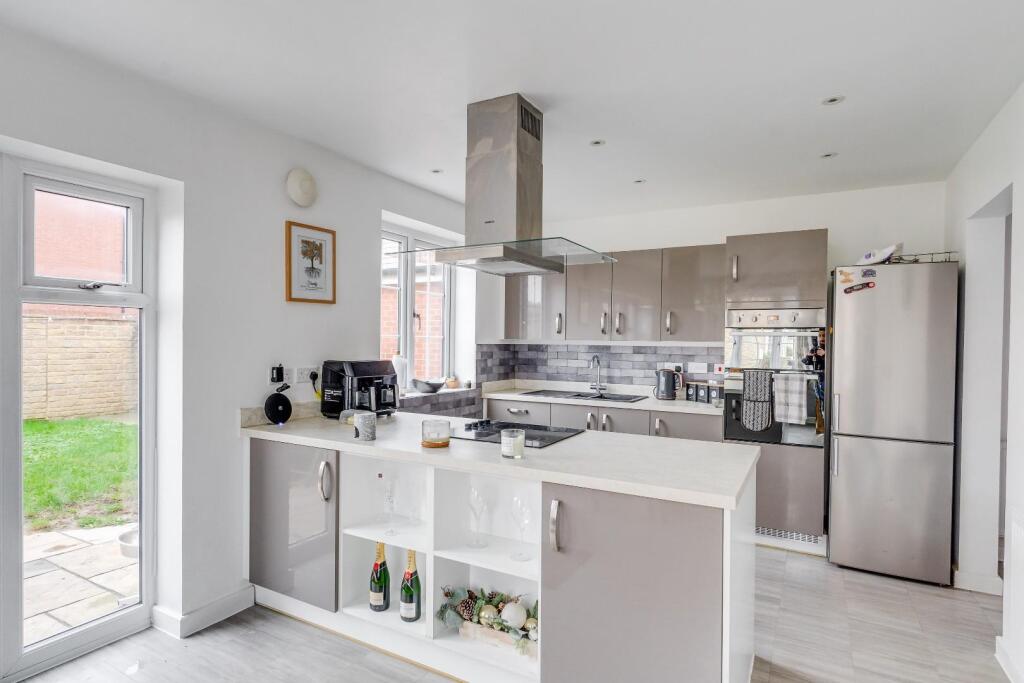 Additional image 3 of Family home in Yatton's popular Chestnut Park