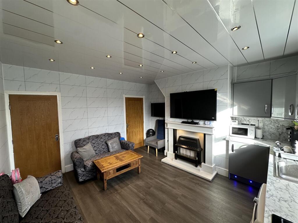 Additional image 10 of Selborne Grove, Keighley