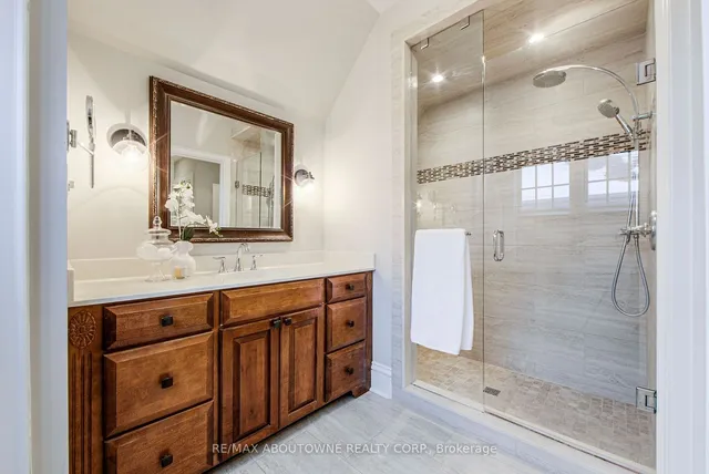 Additional image 29 of 565 Locust St