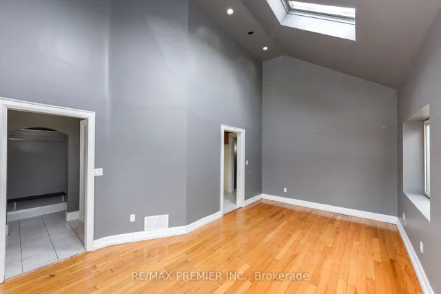 Additional image 12 of 165 Lambton Ave