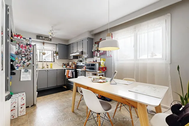 Additional image 23 of 15 Muskoka Ave