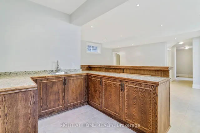 Additional image 33 of 1 Geranium Crt