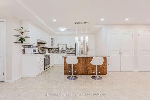 Additional image 13 of 255 Maitland St Unit 3D