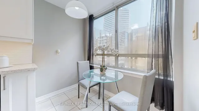 Additional image 19 of 633 Bay St Unit 1008