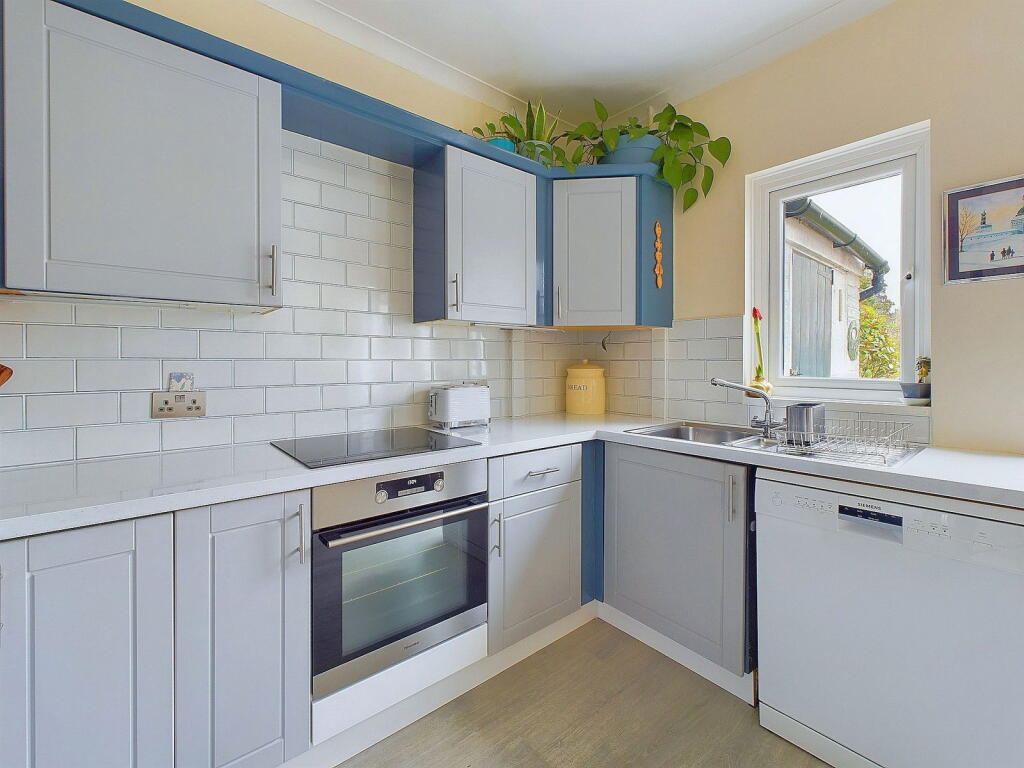 Additional image 9 of St. Thomas Road, Worthing BN14 7JW