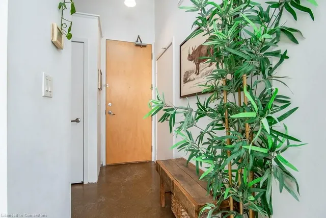 Additional image 4 of 404 King St Unit 610