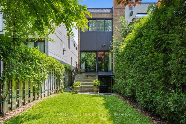 Additional image 32 of 46 CLARENDON Ave